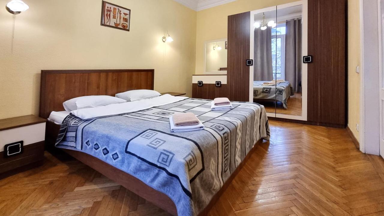 Home Hotel Apartments On Khreshchatyk Area Kiev Exteriör bild