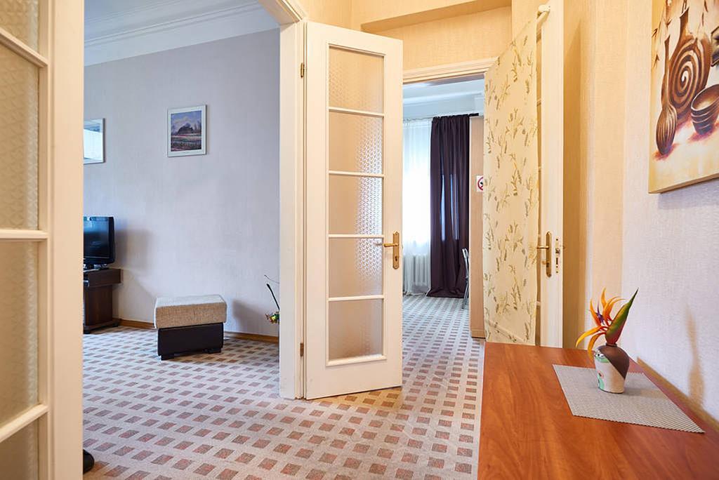 Home Hotel Apartments On Khreshchatyk Area Kiev Exteriör bild